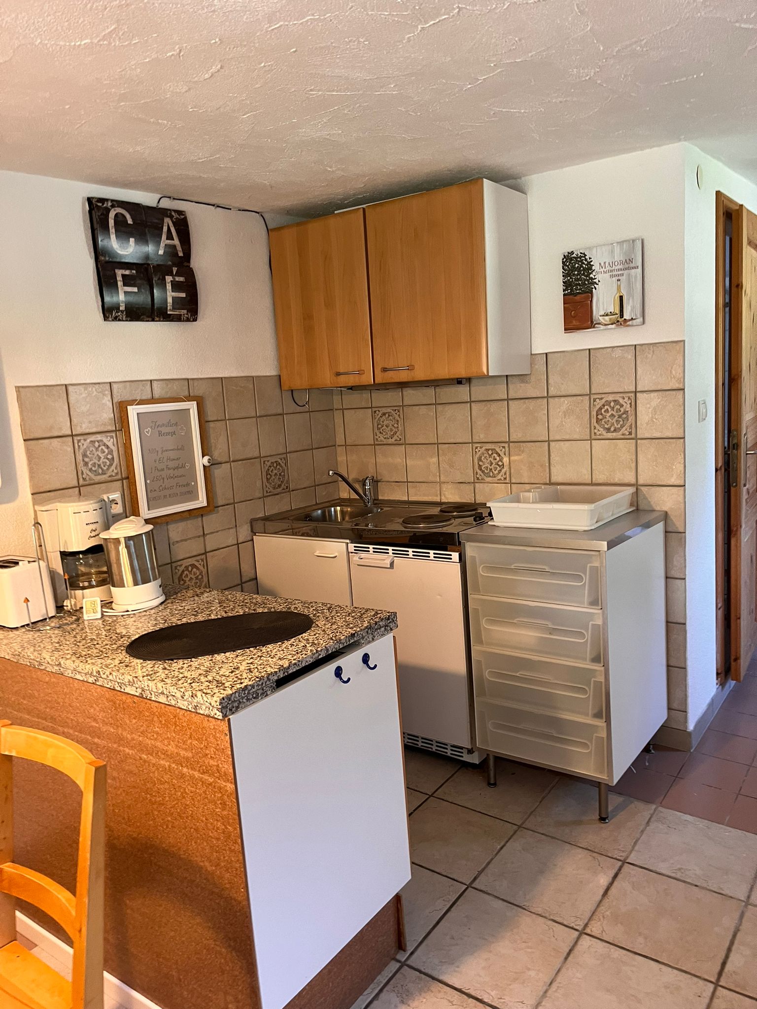 wohnung_25-3-kueche.jpg